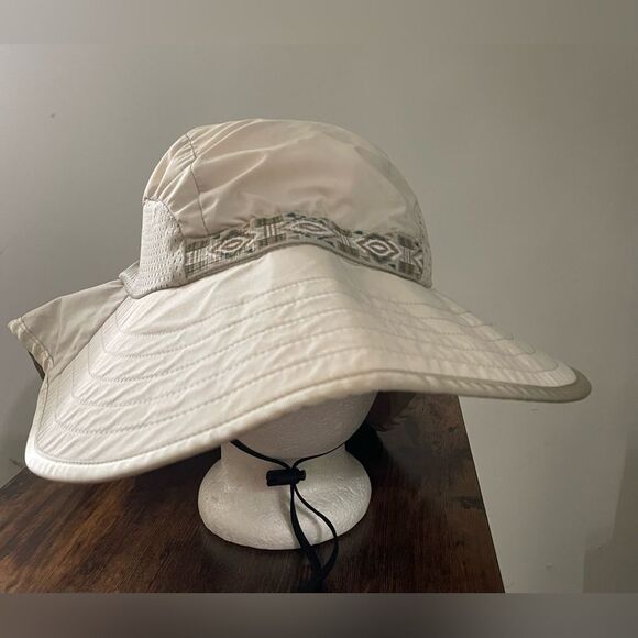 Sunday Afternoon Sun Hat with Neck Strap and Roll Up Neck Flap Large - Picture 1 of 11